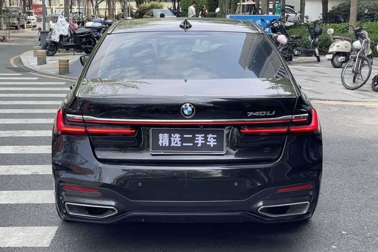 Used BMW 7 Series 2019 Updated 740Li Luxury Version M Sport Package Exterior 6
