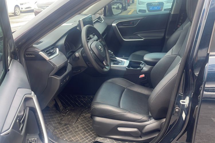 Used Toyota Wildlander 2022 Facelifted Dual-Motor 2.5L E-CVT Two-Wheel Drive Leading Edition Driver Seat