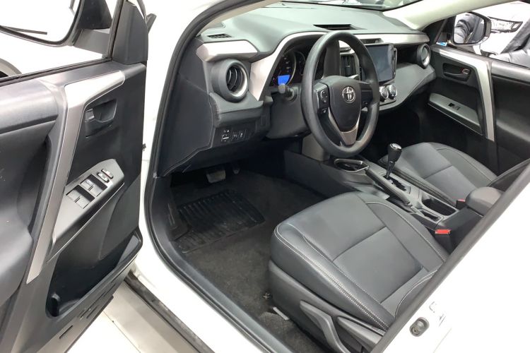 Used Toyota RAV4 2016 2.0L CVT Two-Wheel Drive Urban Edition China V Standard
