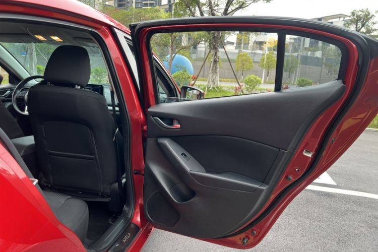 Used Mazda Mazda 3 Axela 2016 Sedan 1.5L Automatic Comfort Model