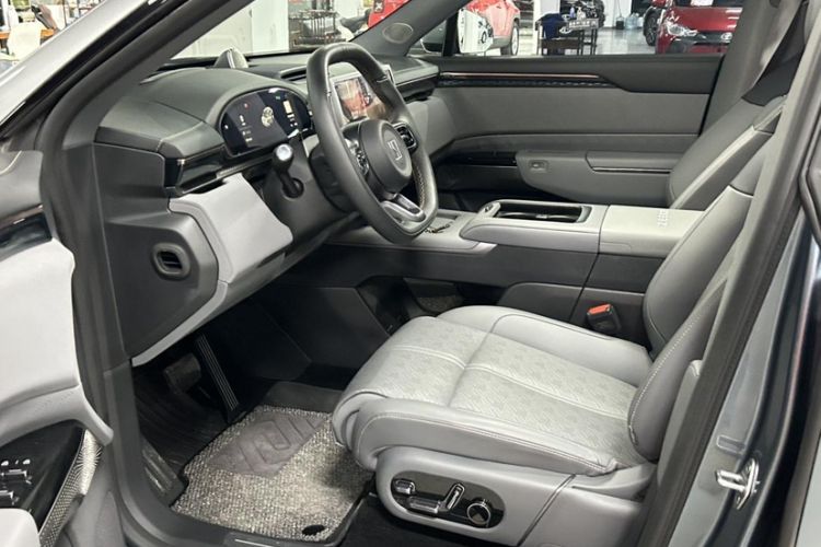 Used Zeekr 7X 2025 75 kWh Rear-Wheel Drive Intelligent Driving Version Interior 2