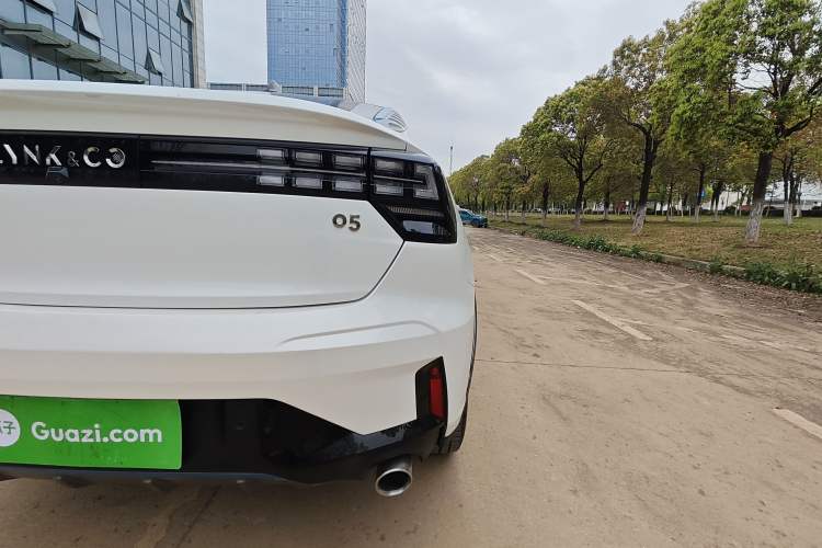 Used Lynk & Co 05 2020 2.0TD Two-Wheel Drive Shine Halo Exterior 12