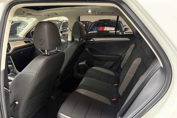 Used Volkswagen T-ROC 2018 280TSI DSG Two-Wheel Drive Advanced Version China V Emission Standard