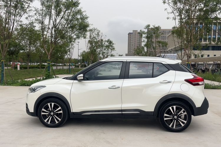 Used Nissan Kicks 2018 1.5L CVT Smart Connect Luxury Edition
