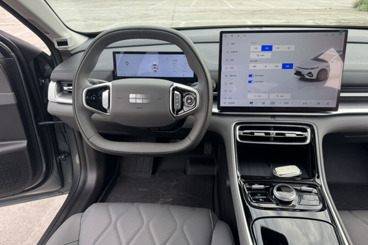 Used Geely Galaxy A7 2025 Model EM-i 70km Launch Edition Interior 5