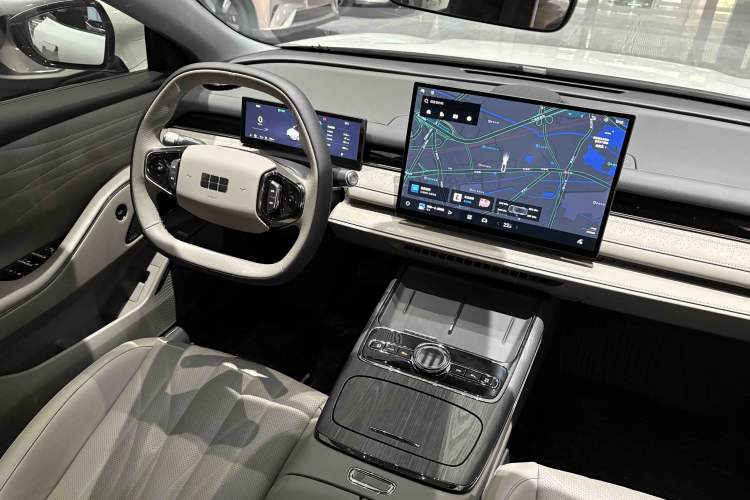 Used Geely Galaxy Galaxy 8 2025 130km EM-i Deluxe Edition