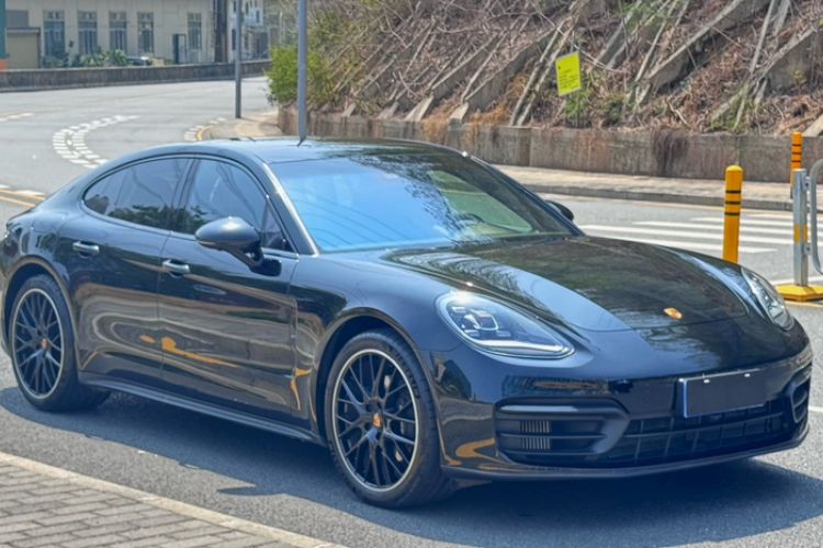 Used Porsche Panamera 2023 Facelifted Panamera 2.9T Platinum Edition