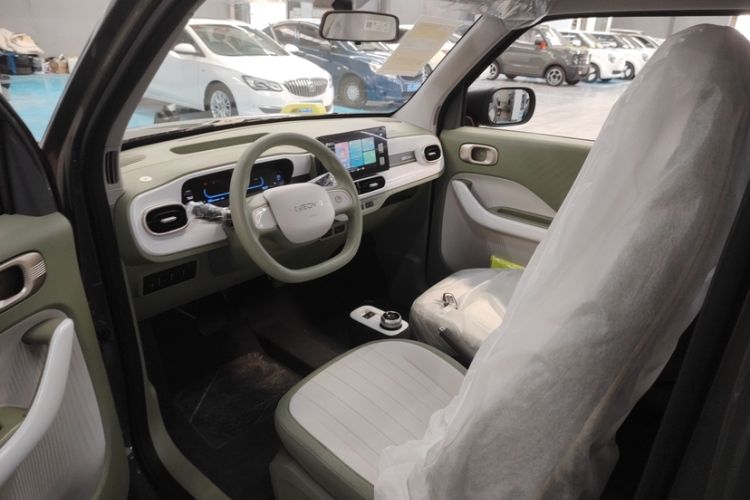 Used Geely Galaxy Panda 2025 210km Panda Rider Interior 3