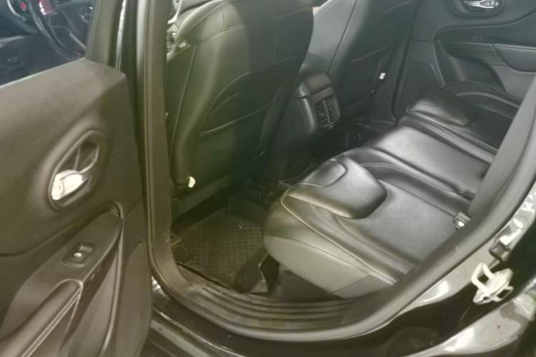 Used Jeep Cherokee 2017 2.4L Leading Smart Edition