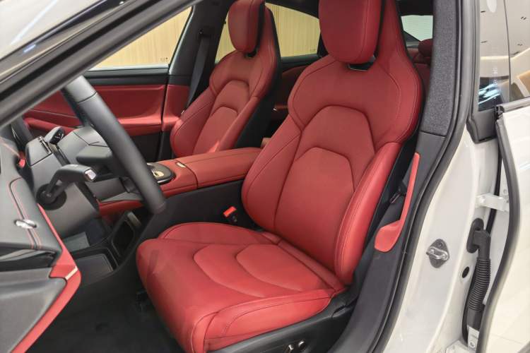 Used Xiaomi Auto SU7 2024 Rear-Drive Ultra-Long Range Advanced Pro-Level Intelligent Driving Version Left Front Seat