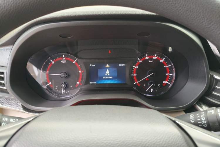 Used SAIC MAXUS Xintu V90 2022 2.0T Manual ZhiDa Rear-Drive Long Wheelbase High-Roof Single-Tire 9-Seater