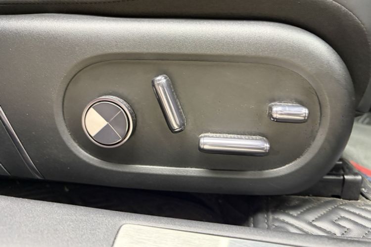 Used Zeekr 007 2024 Rear-Drive Enhanced Version 75 kWh Interior 9