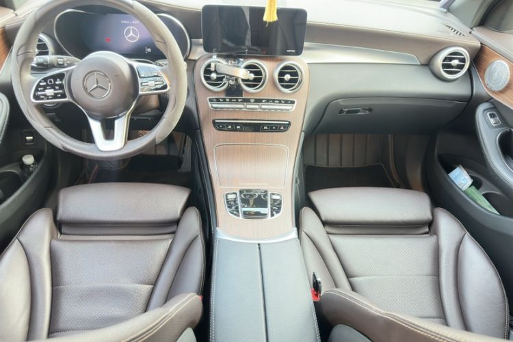 Used Mercedes-Benz GLC 2021 GLC 300 L 4MATIC Dynamic Model Interior 9