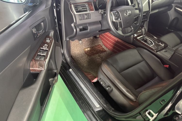 Used Toyota Camry 2016 2.0G 10th Anniversary Leading Edition
