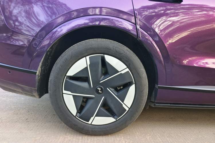 Used ONVO Luxeed L90 2025 Model—Ultra Six-Seater Version