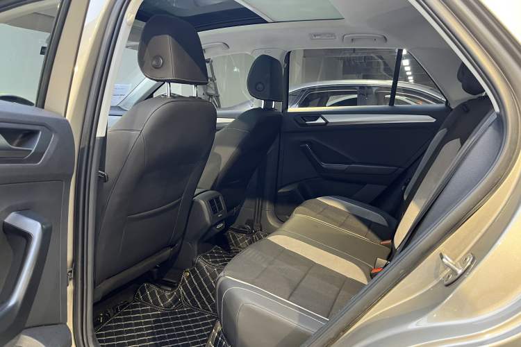 Used Volkswagen T-ROC 2020 280TSI DSG Two-Wheel-Drive Elite Version