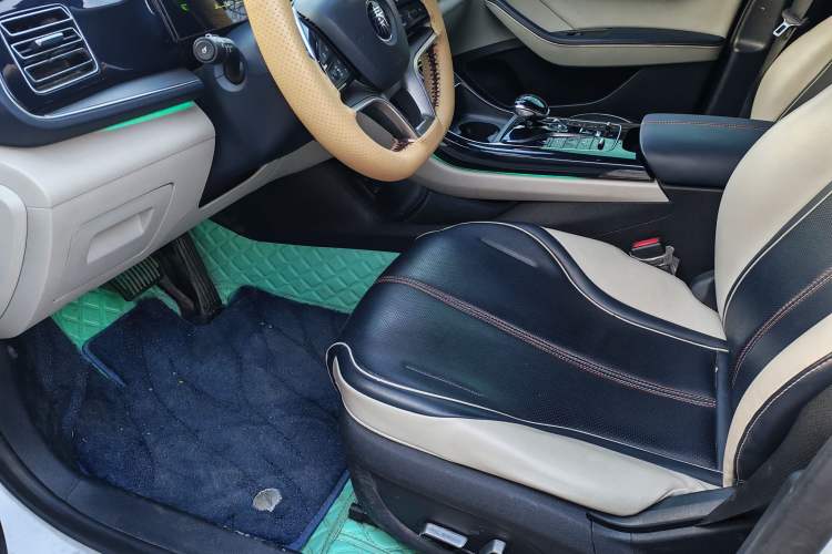 Used BYD Qin PLUS 2023 Champion Edition DM-i 120KM Excellence Model
