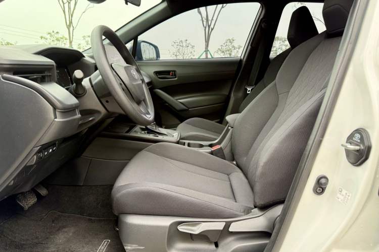 Used Toyota Corolla Cross 2026 Model 2.0L Smart Electric Hybrid Dual-Engine Pioneer Edition