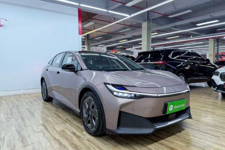 Used Toyota bZ3 2023 616 km Long-Range Premium Exterior 6