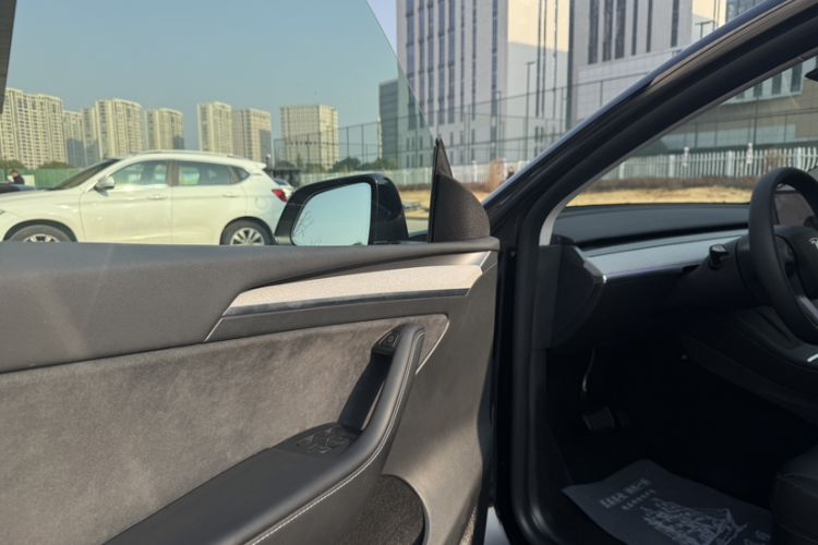 Used Tesla Model Y 2023 Rear-Wheel-Drive Version