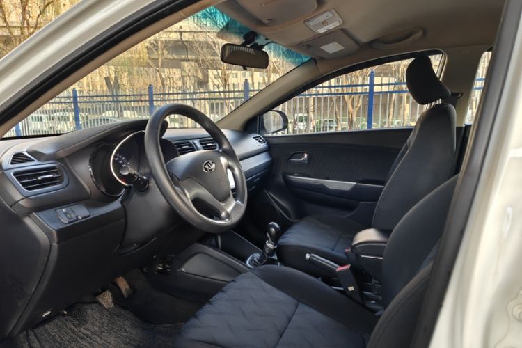 Used Kia K2 2015 Sedan 1.4L MT GLS
