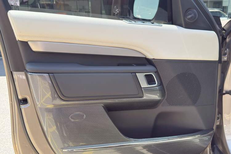 Used Land Rover Discovery 2021 360 PS R-Dynamic S
