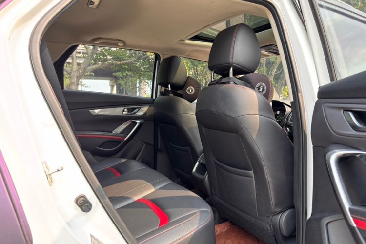 Used CHANGAN CS55 2018 1.5T Automatic Colorful Edition China V Standard Interior 5