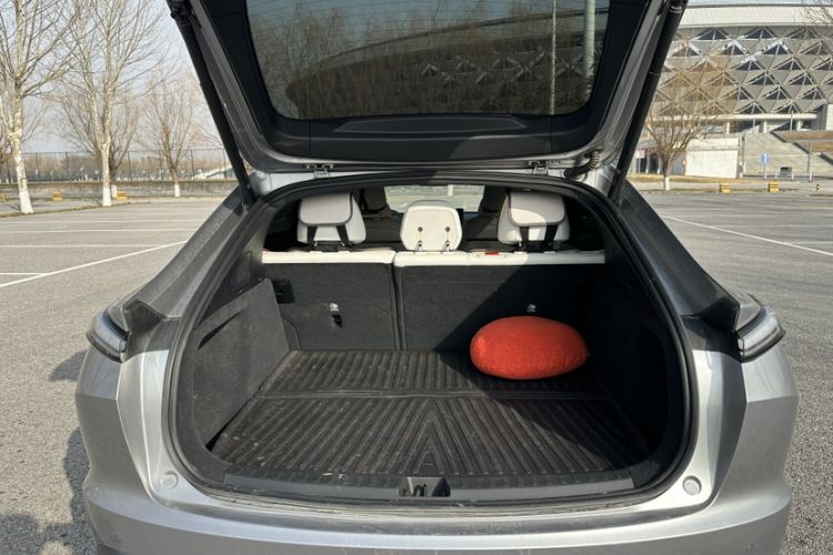 Used ONVO L60 2024 60 kWh Rear-Drive Version Trunk