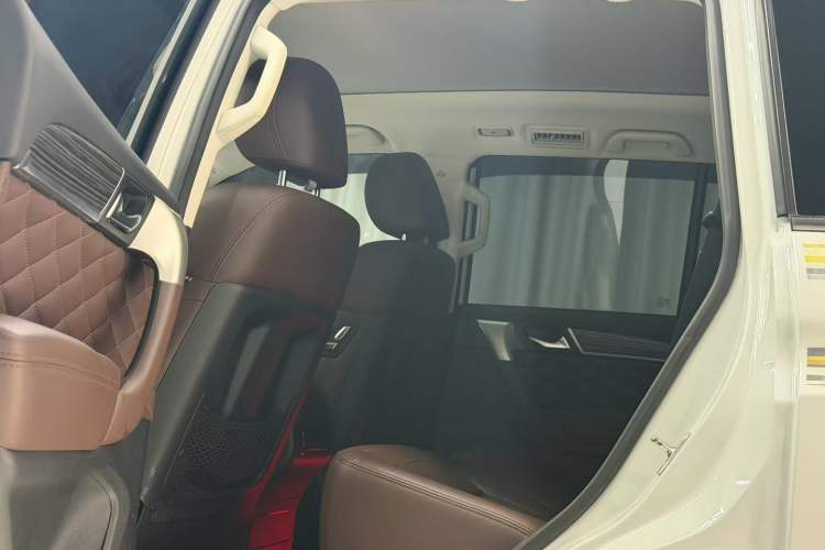 Used Haval H9 2020 2.0T Gasoline 4WD Premium Edition 5 Seats Interior 3