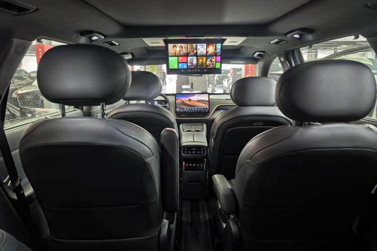 Used Dongfeng eπ eπ008 2024 210Max Range-Extended Version 6 Seats
