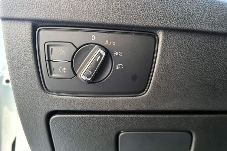 Used Volkswagen FAW-Volkswagen CC 2023 380TSI Striking Edition Interior 4