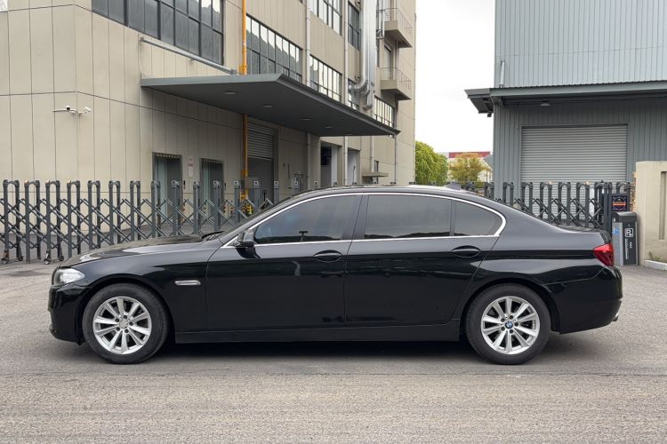 Used BMW 5 Series 2014 520Li Elegant Model
