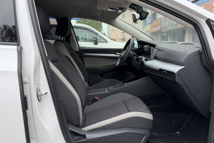 Used Volkswagen Golf 2021 200TSI DSG Right Front Seat