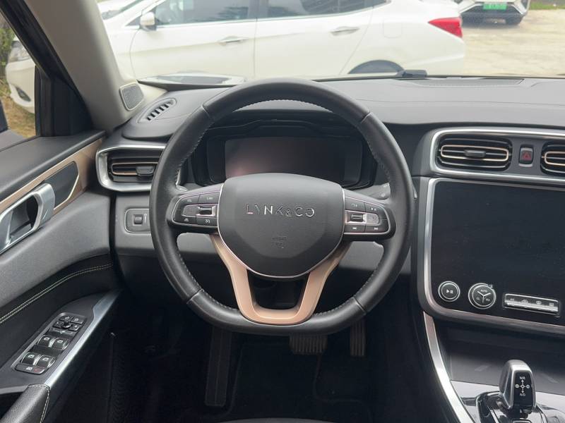Used Lynk & Co 01 2017 2.0T Two-Wheel Drive Pro Edition — 10