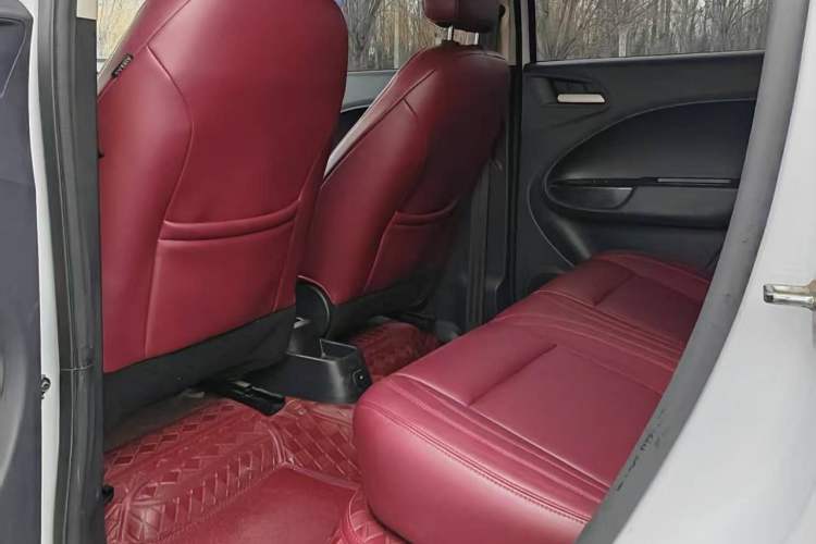 Used ORA White Cat 2020 305 km Luxury Version Interior 4