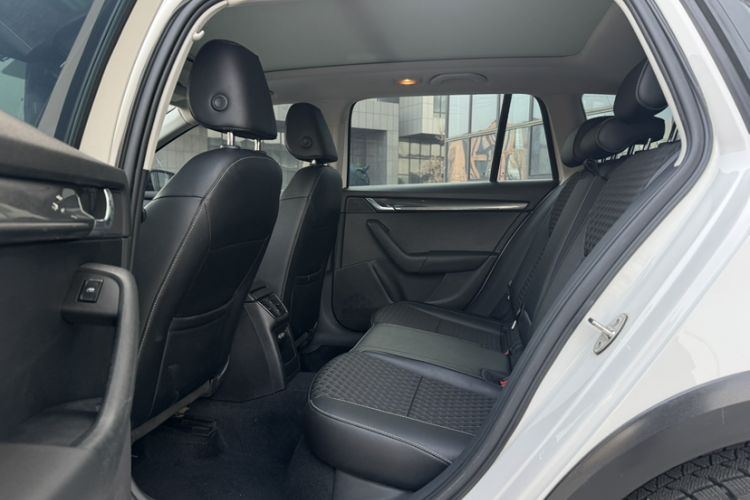 Used Skoda Octavia 2019 TSI280 DSG Luxury Edition Station Wagon China VI Standard