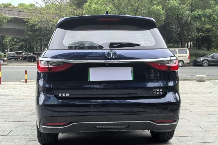 Used BYD Song MAX New Energy 2019 DM 1.5T Smart Connect Advanced 7-Seater China VI Standard
