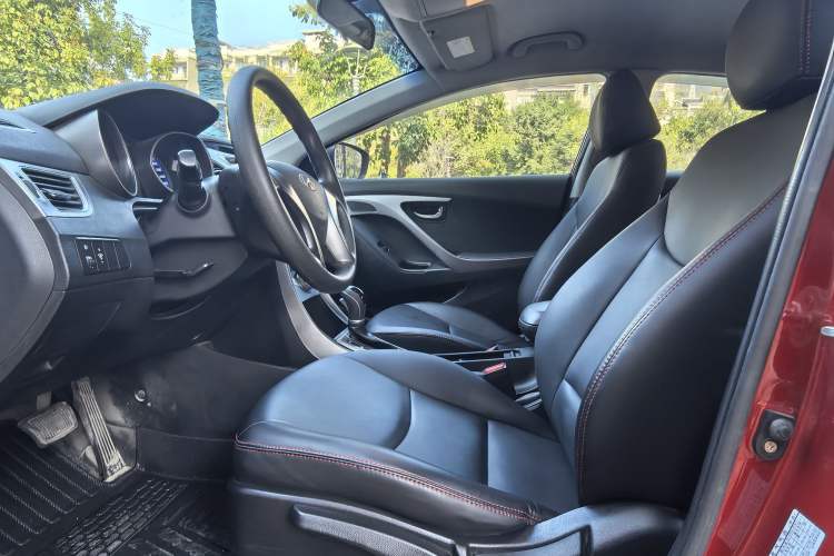 Used Hyundai Elantra (5th Generation / Langdong) 2015 1.6L Automatic Fashion Model