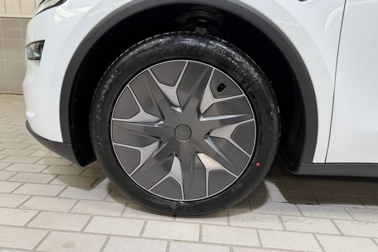 Used Tesla Model Y L 2025 Model Long-Range All-Wheel-Drive Version