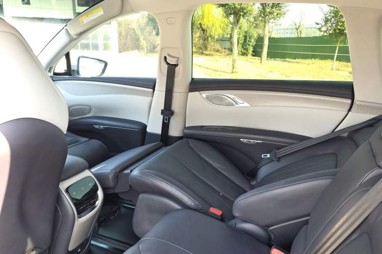 Used IM LS7 2023 90 kWh Elite Rear-Drive Version