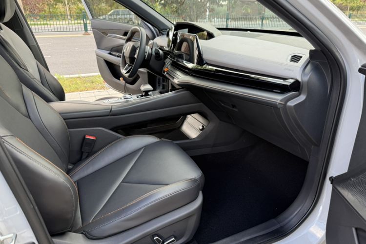 Used Changan UNI-V 2022 1.5T Smart Navigation Version
