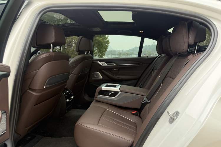 Used BMW 5 Series 2021 530Li Luxury Edition M Sport Package
