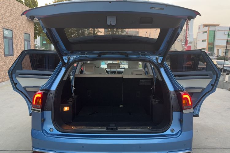 Used Zotye Domy X7 2017 Upgraded Edition 2.0T DCT Huangshan Model 7 Seats
