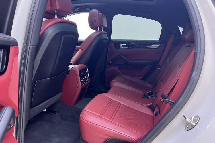 Used Porsche Cayenne 2022 Cayenne Coupé 3.0T Platinum Edition