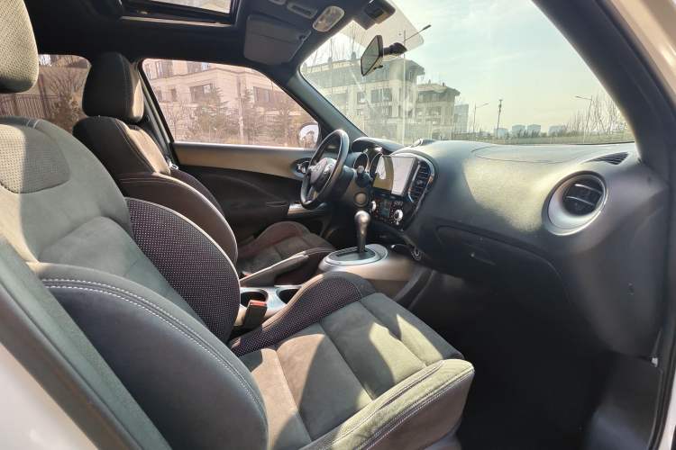 Used Infiniti ESQ 2014 1.6L Spontaneous Edition
