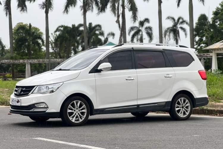 Used Baojun 730 2016 1.5L Manual Comfort Version 7 Seats China V Emission Standard
