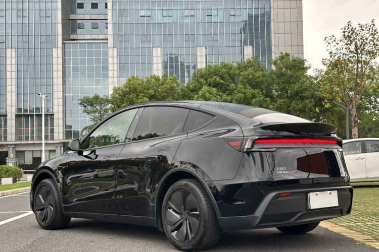 Used Tesla Model Y 2026 Model Long-Range Rear-Wheel-Drive Version Exterior 7