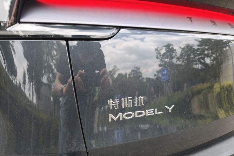 Used Tesla Model Y 2025 Rear-Wheel-Drive Version