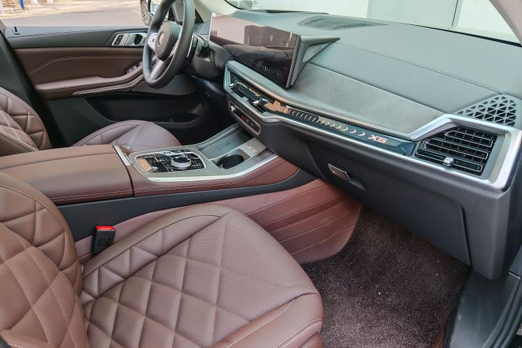 Used BMW X5 2026 Model, xDrive 30Li Prestige M Sport Night Package Interior 3