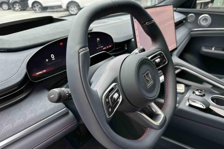 Used Zeekr 001 2026 Model 103° Rear-Drive Max Version Interior 12